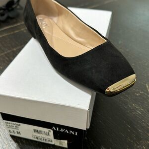 Black ballet flat